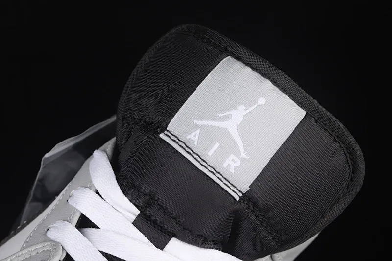 All categories Air Jordan Jordan series basketball shoes Air Jordan 1 Mid Air Jordan 1 Mid AJ1 Joe 1 ice blue gray China casual sneakers 554724-078